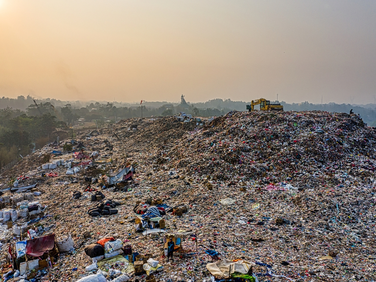 Sampah dan Solusi Pengelolaannya: Tantangan Lingkungan dan Teknologi Modern untuk Masa Depan Berkelanjutan